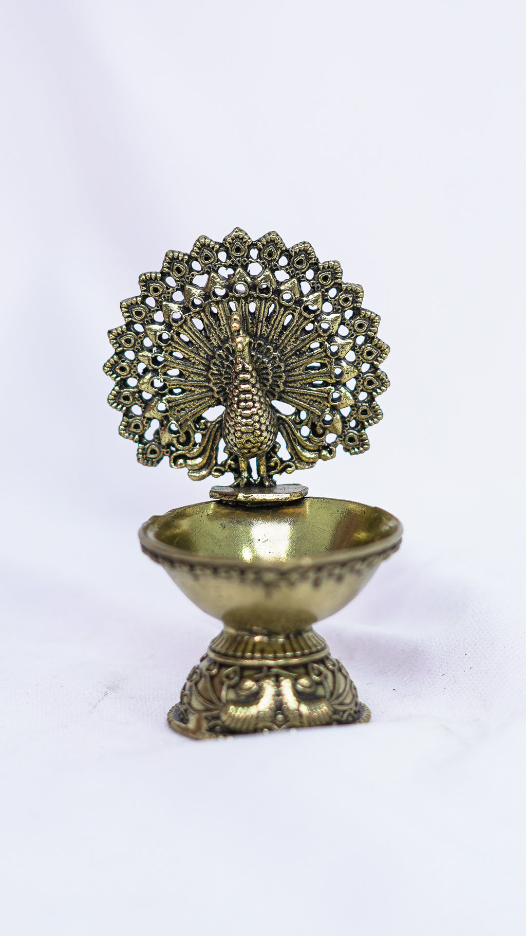 Dancing Peacock Diya Brass Idle
