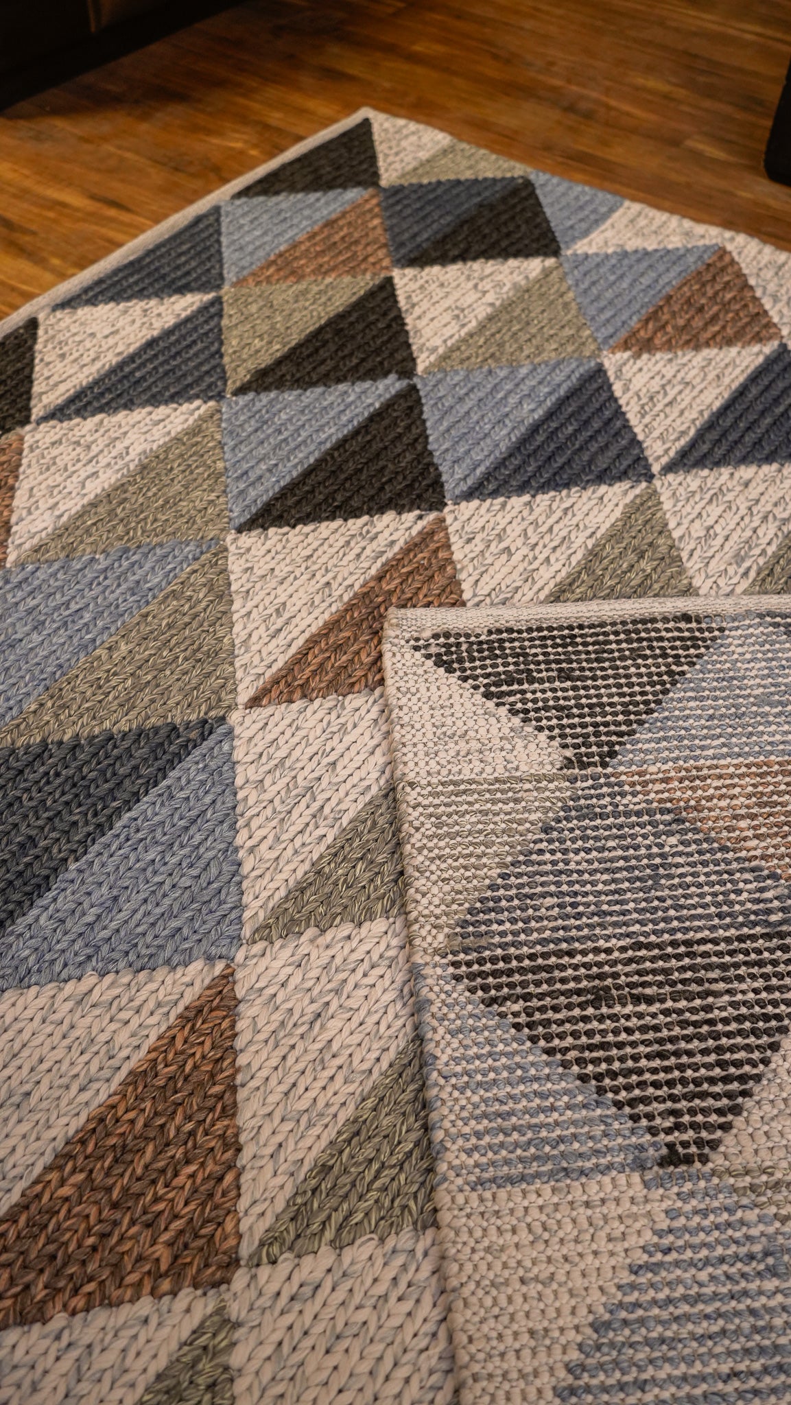 Modern Mosaic Hand-Woven Polypropylene Indoor-Outdoor Rug