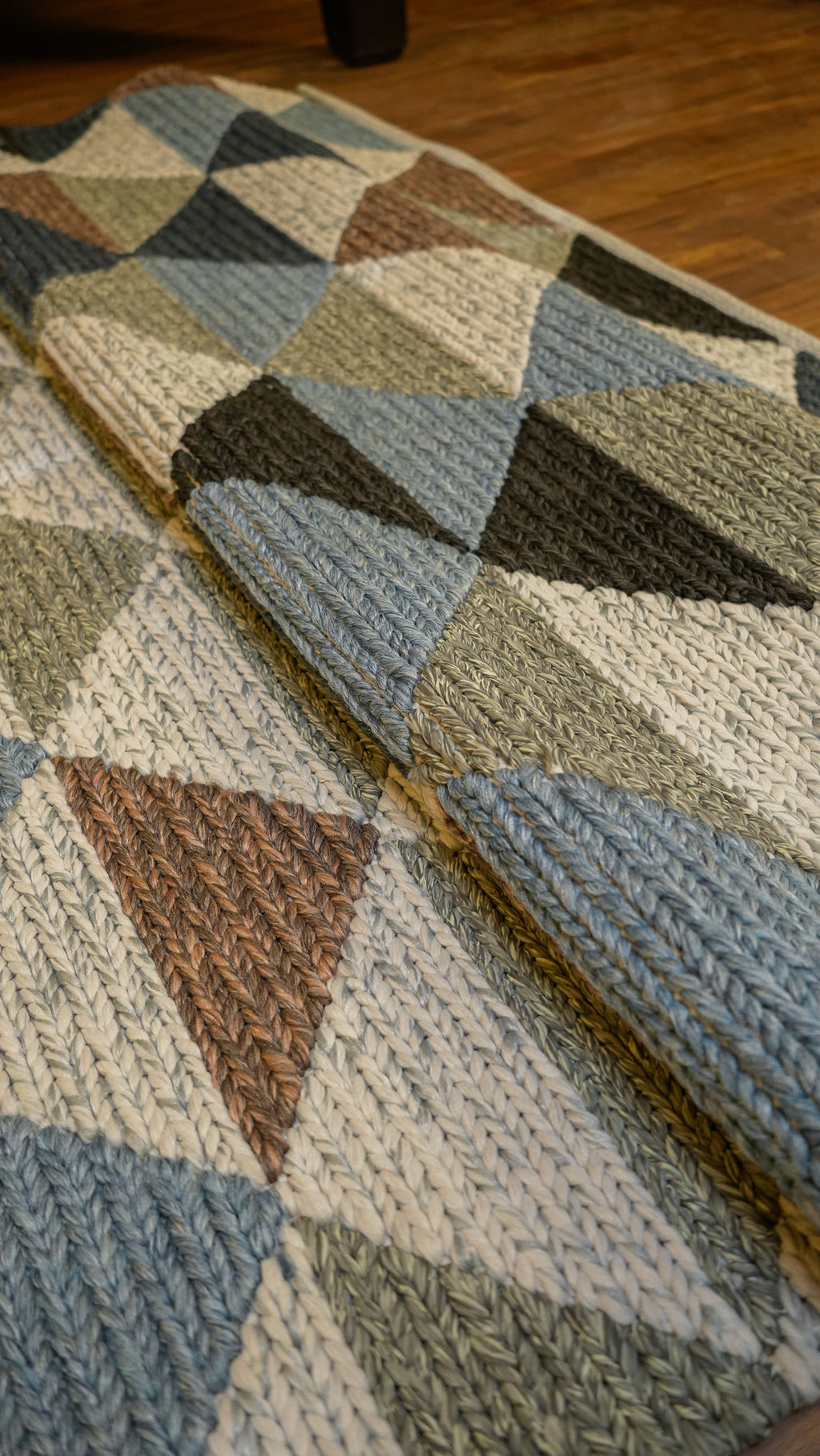 Modern Mosaic Hand-Woven Polypropylene Indoor-Outdoor Rug