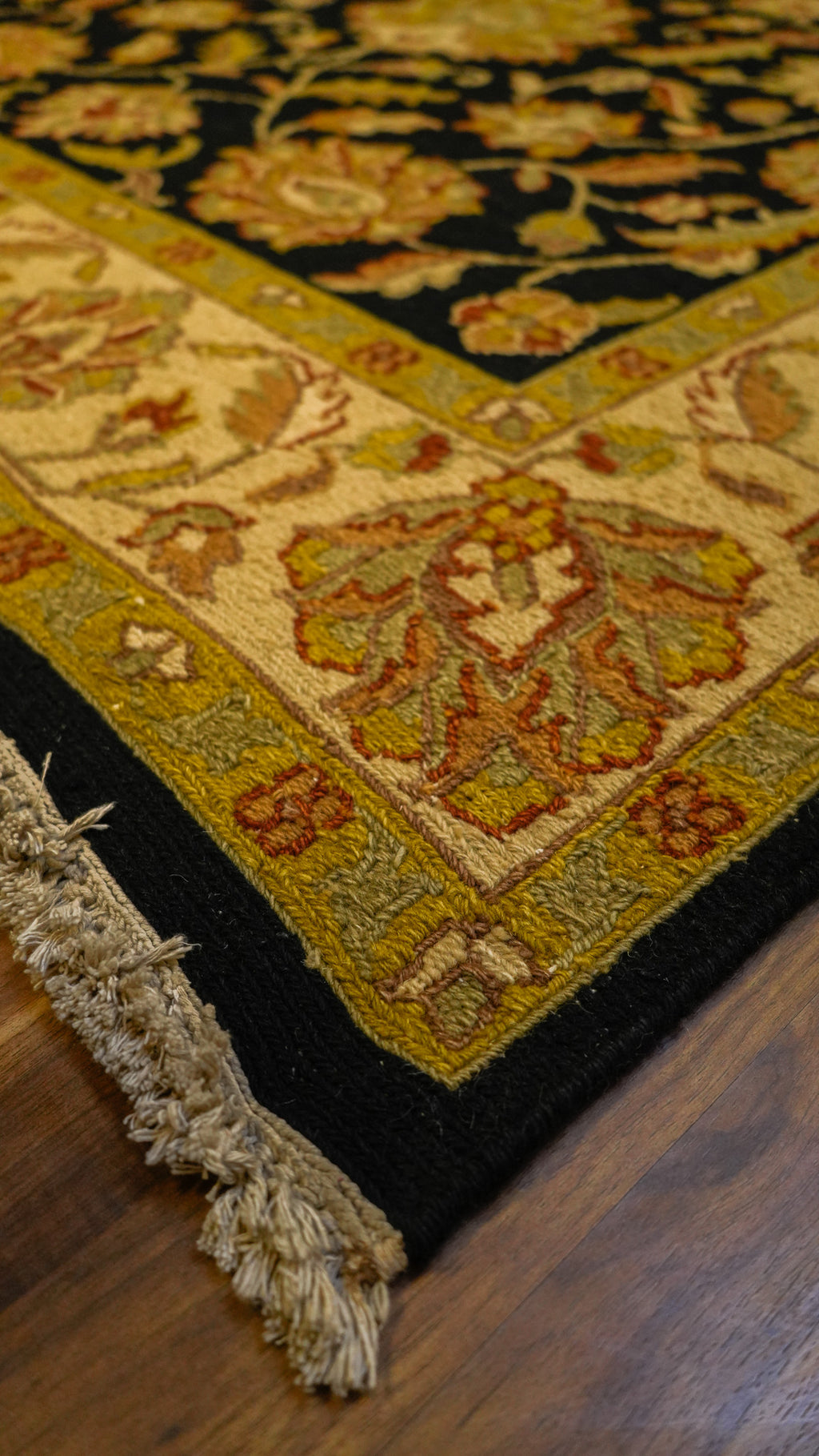 Golden Floral Elegance Hand-Knotted Woolen Soumak Carpet