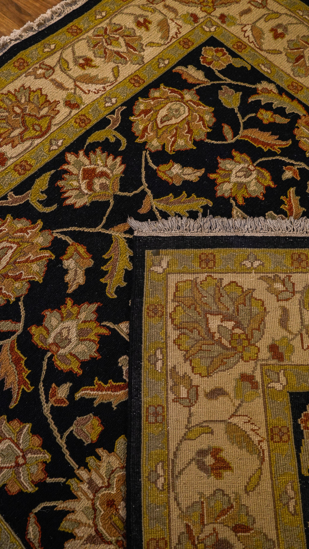 Golden Floral Elegance Hand-Knotted Woolen Soumak Carpet