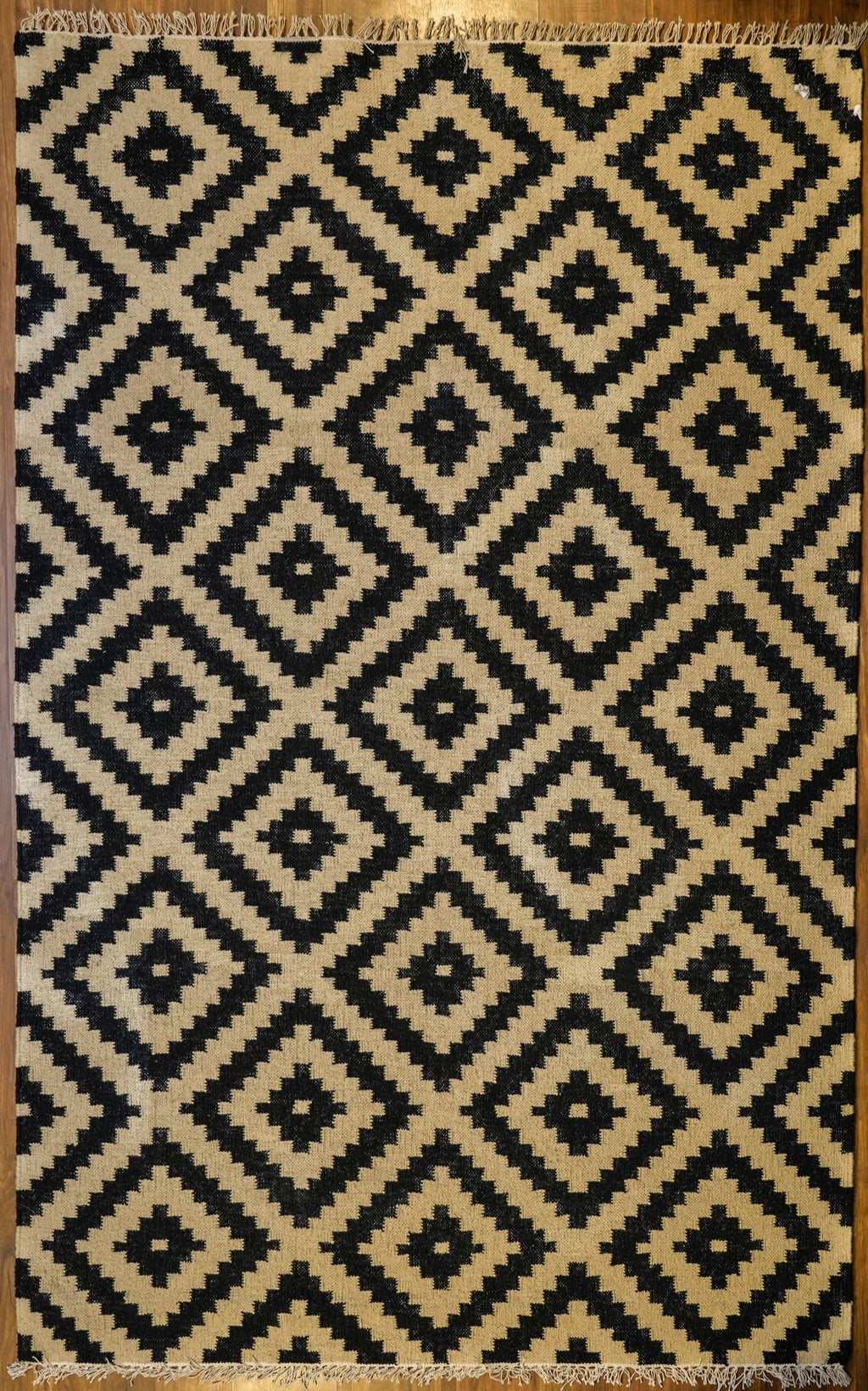 Monochrome Maze Hand-Woven Woolen Kilim Rug