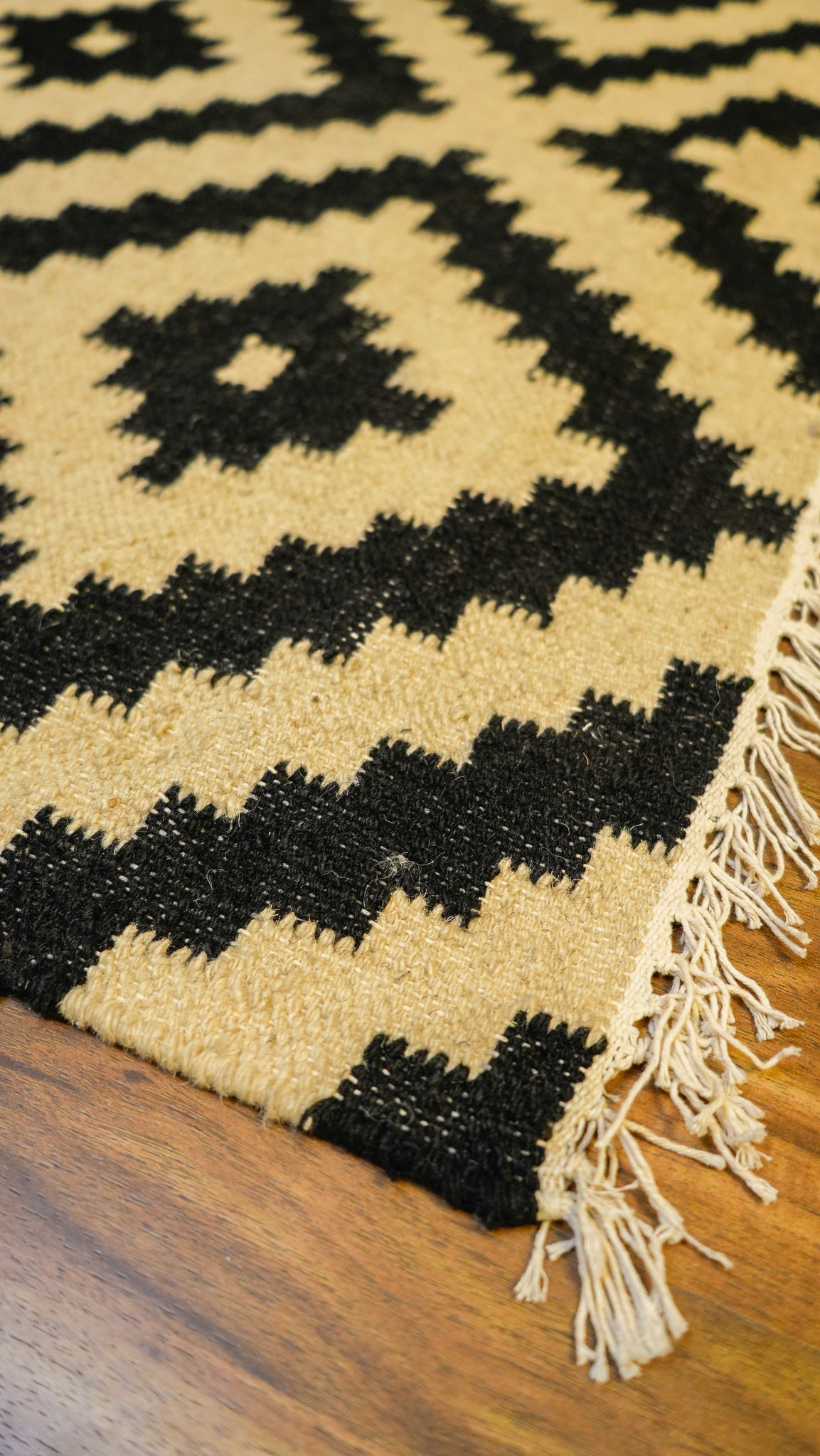 Monochrome Maze Hand-Woven Woolen Kilim Rug