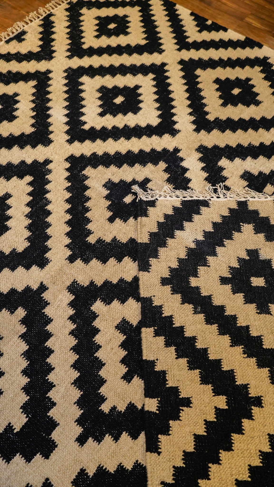 Monochrome Maze Hand-Woven Woolen Kilim Rug