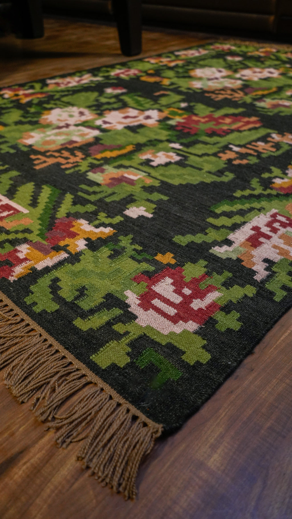 Floral Pixel Garden Hand-Woven Woolen Kilim Rug