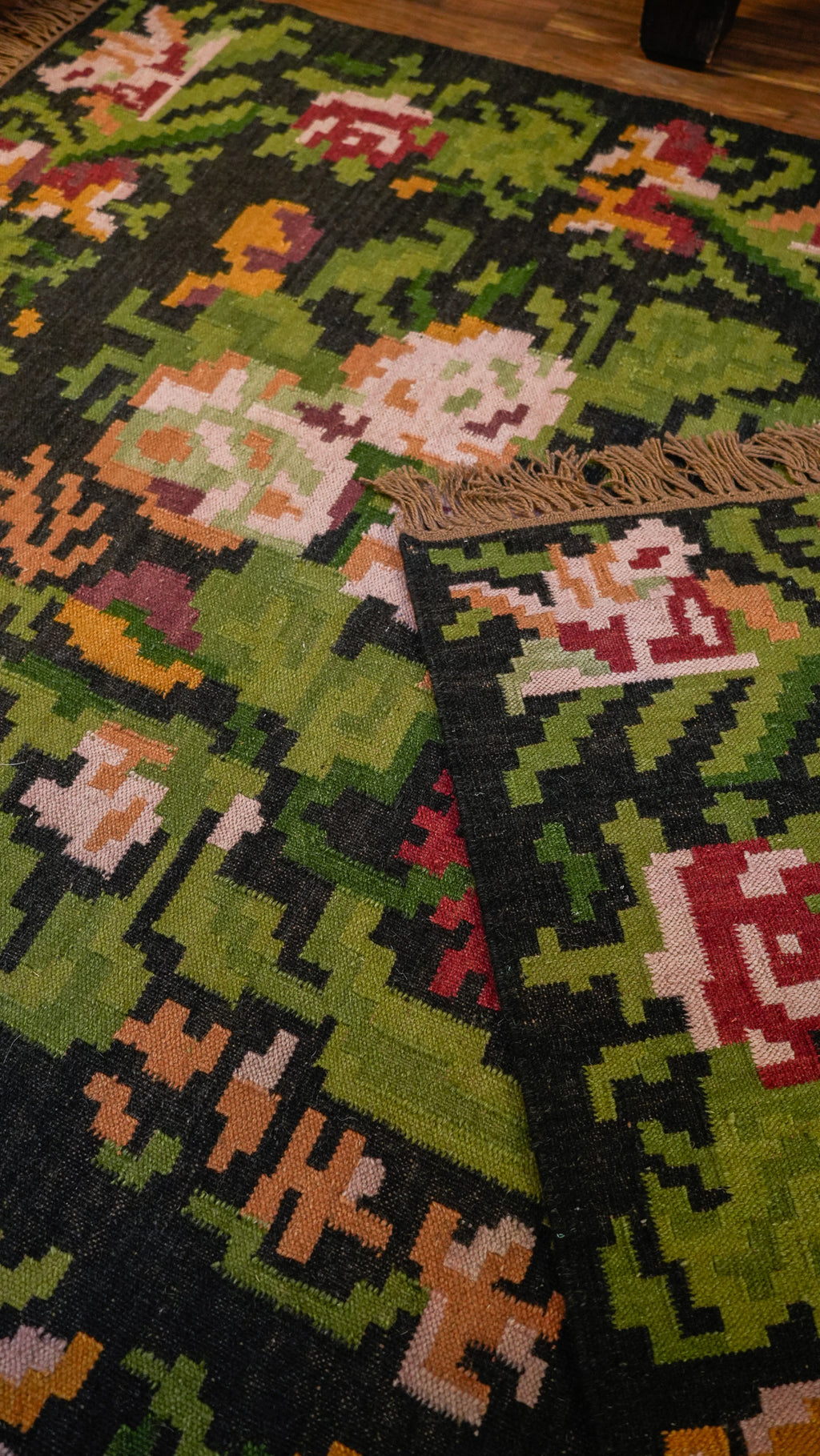 Floral Pixel Garden Hand-Woven Woolen Kilim Rug