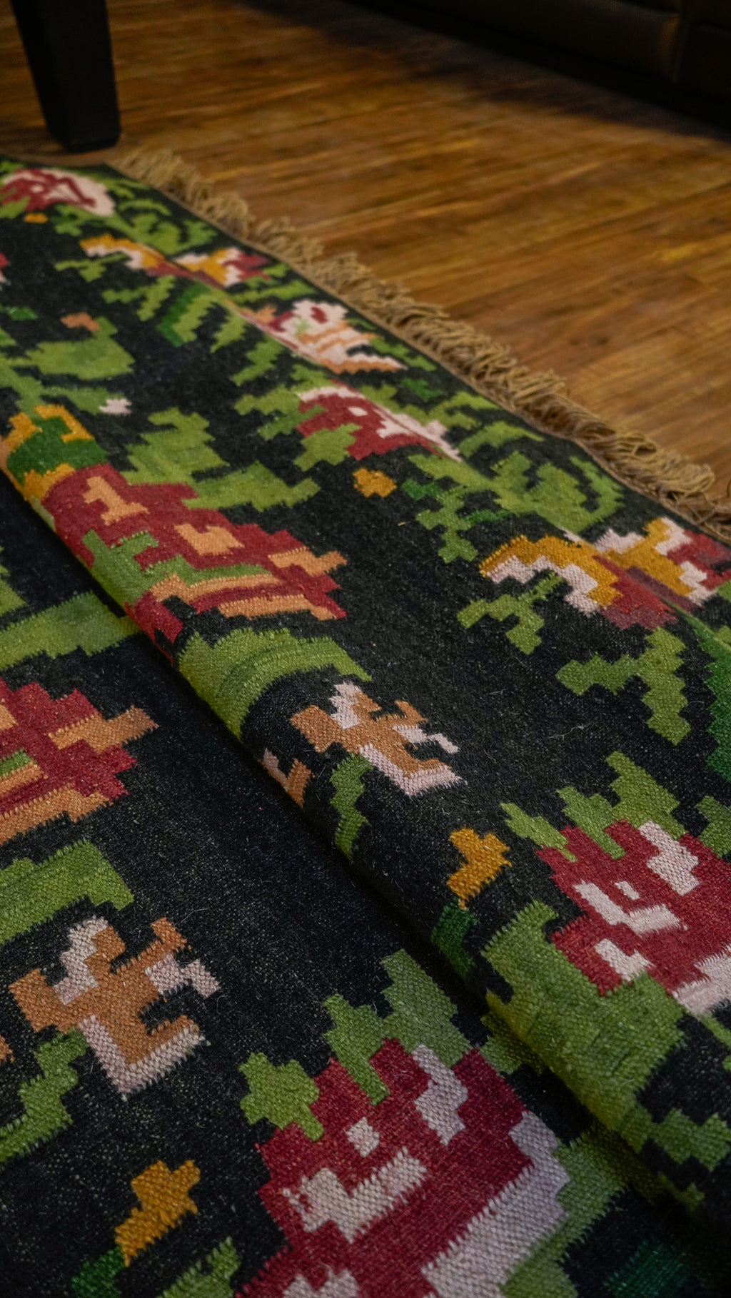 Floral Pixel Garden Hand-Woven Woolen Kilim Rug