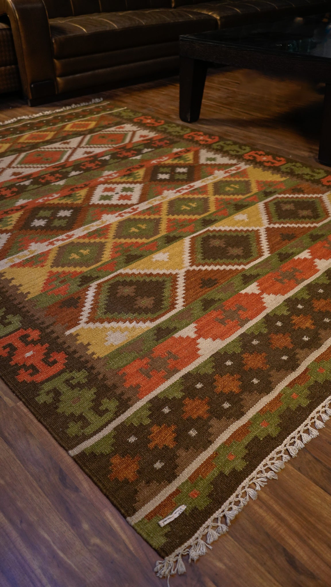 Saffron Weave Hand-Woven Woolen Kilim Rug