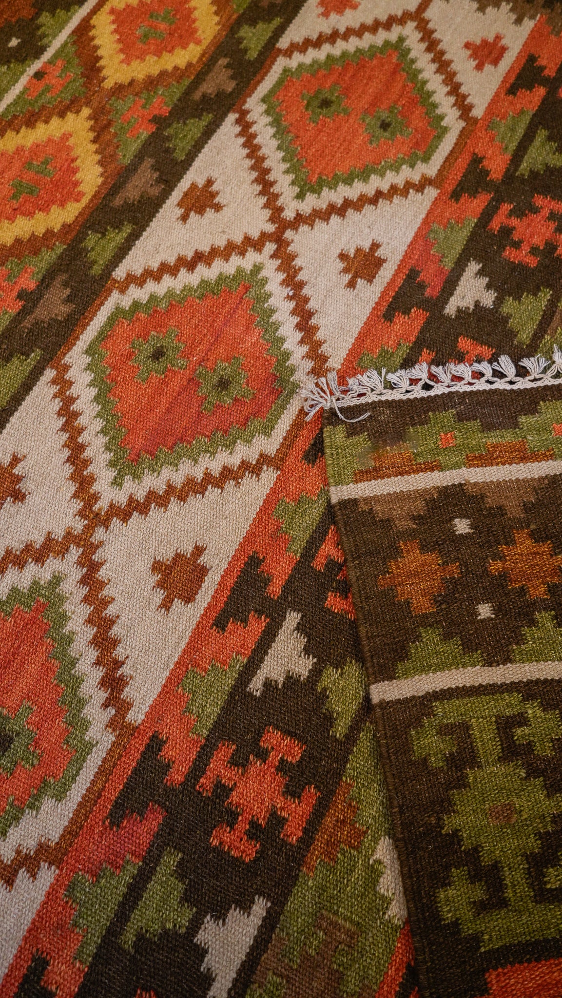 Saffron Weave Hand-Woven Woolen Kilim Rug