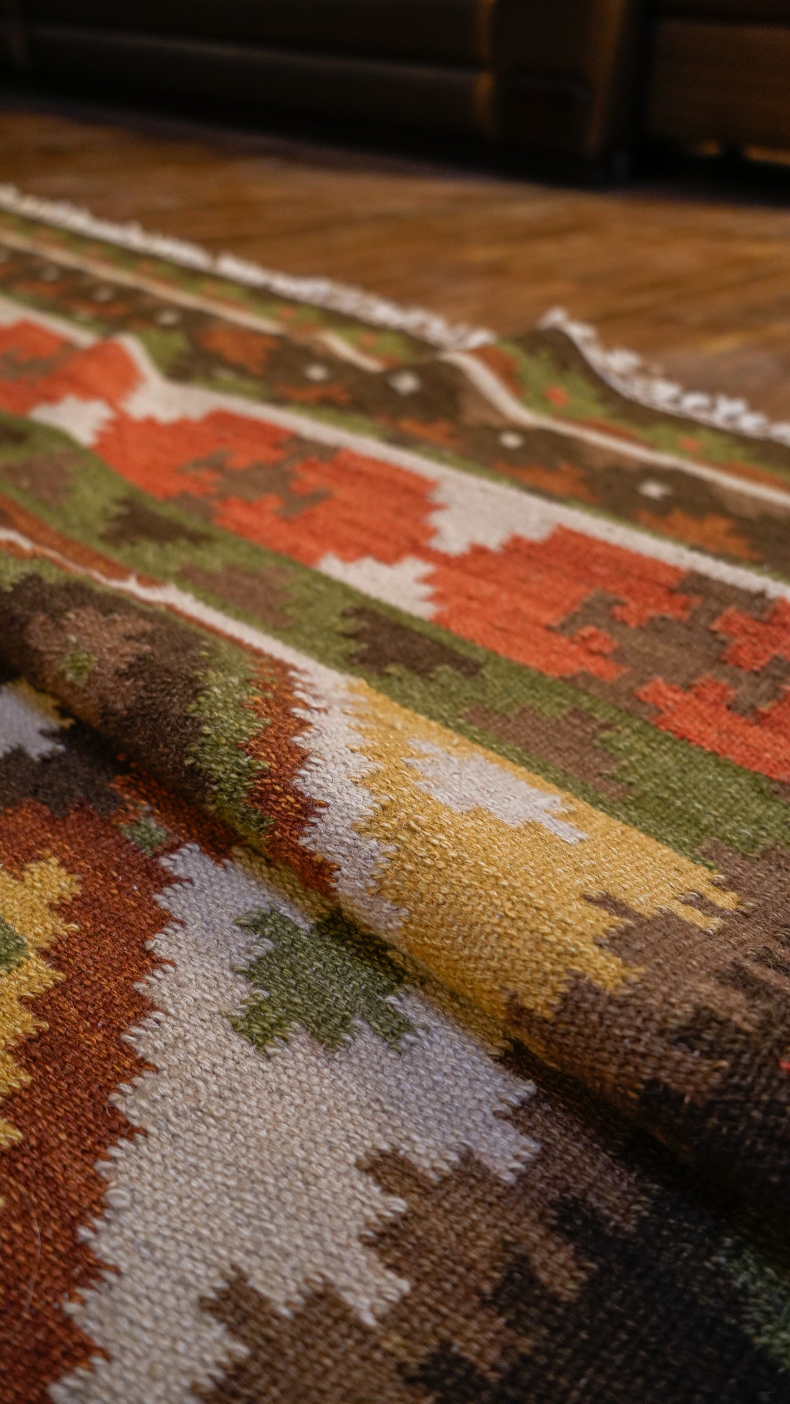 Saffron Weave Hand-Woven Woolen Kilim Rug
