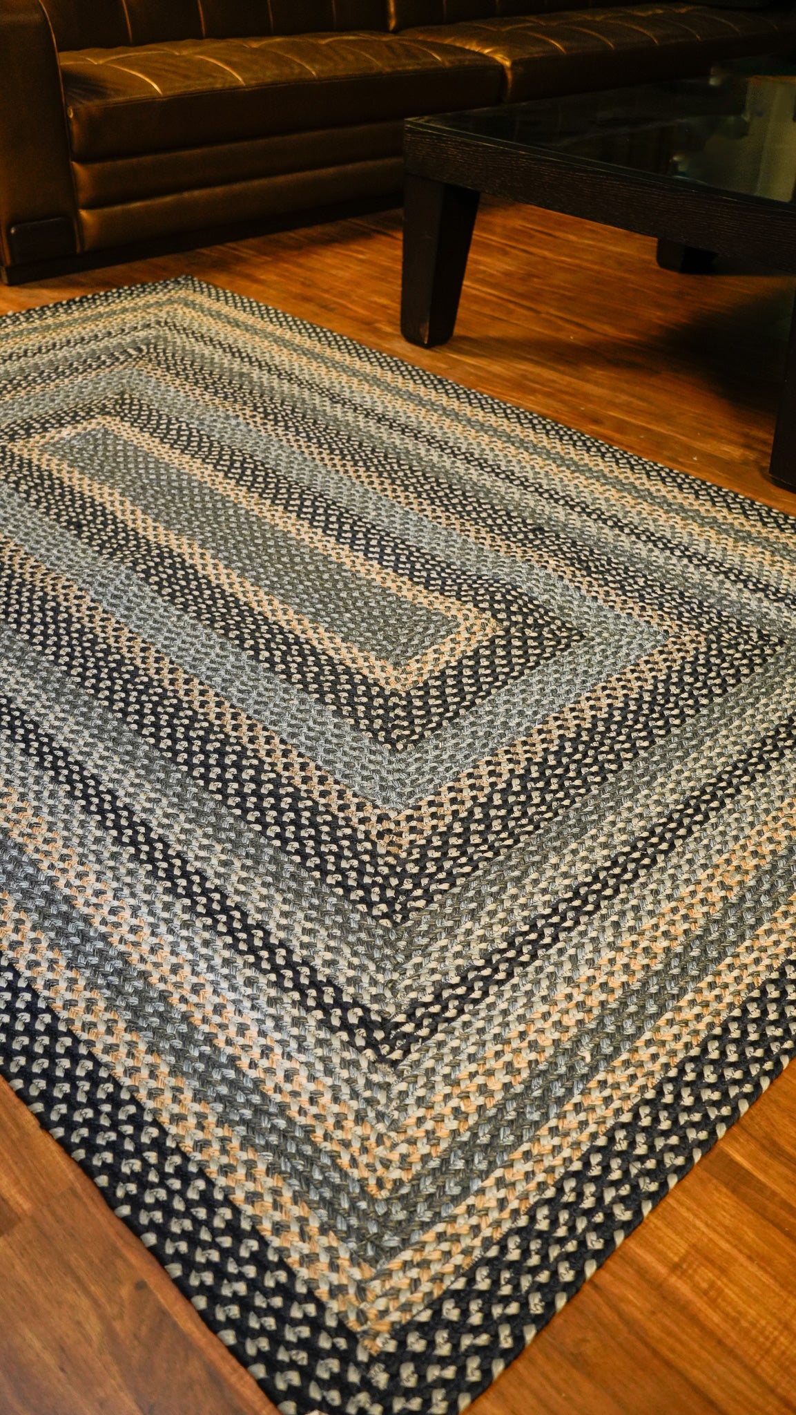 Braided Elegance Hand-Woven Polypropylene Indoor-Outdoor Rug