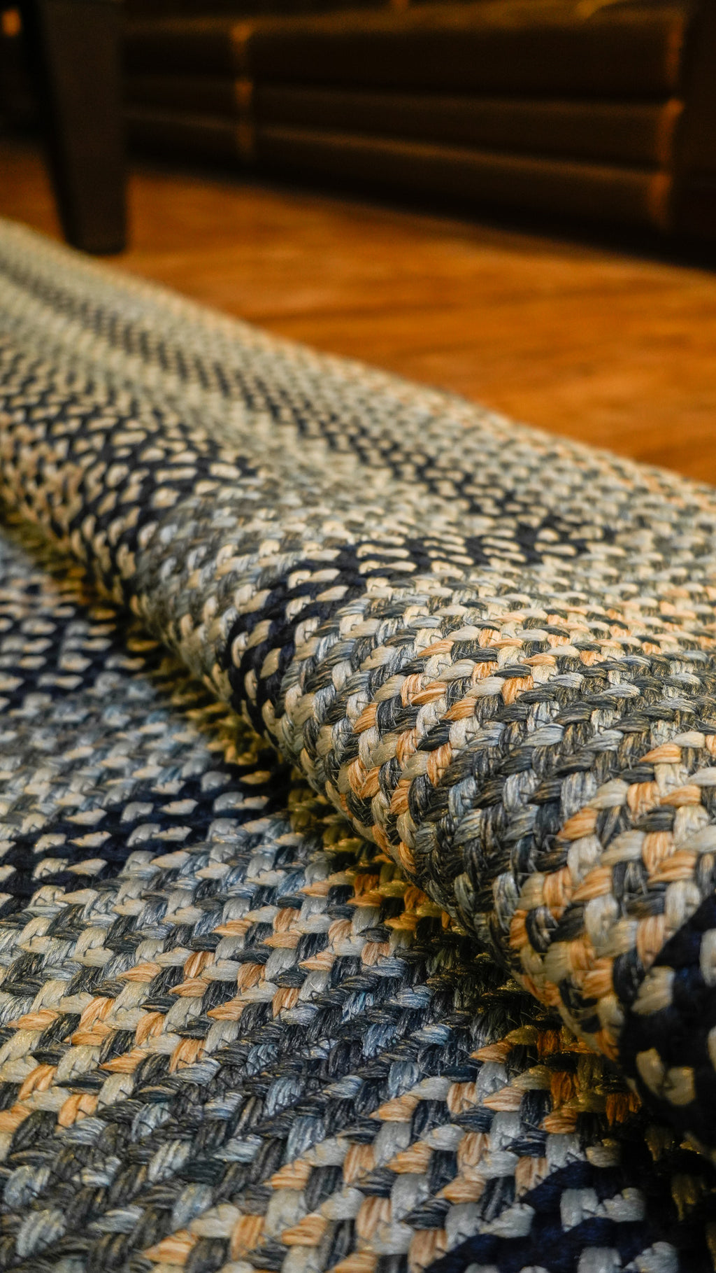 Braided Elegance Hand-Woven Polypropylene Indoor-Outdoor Rug