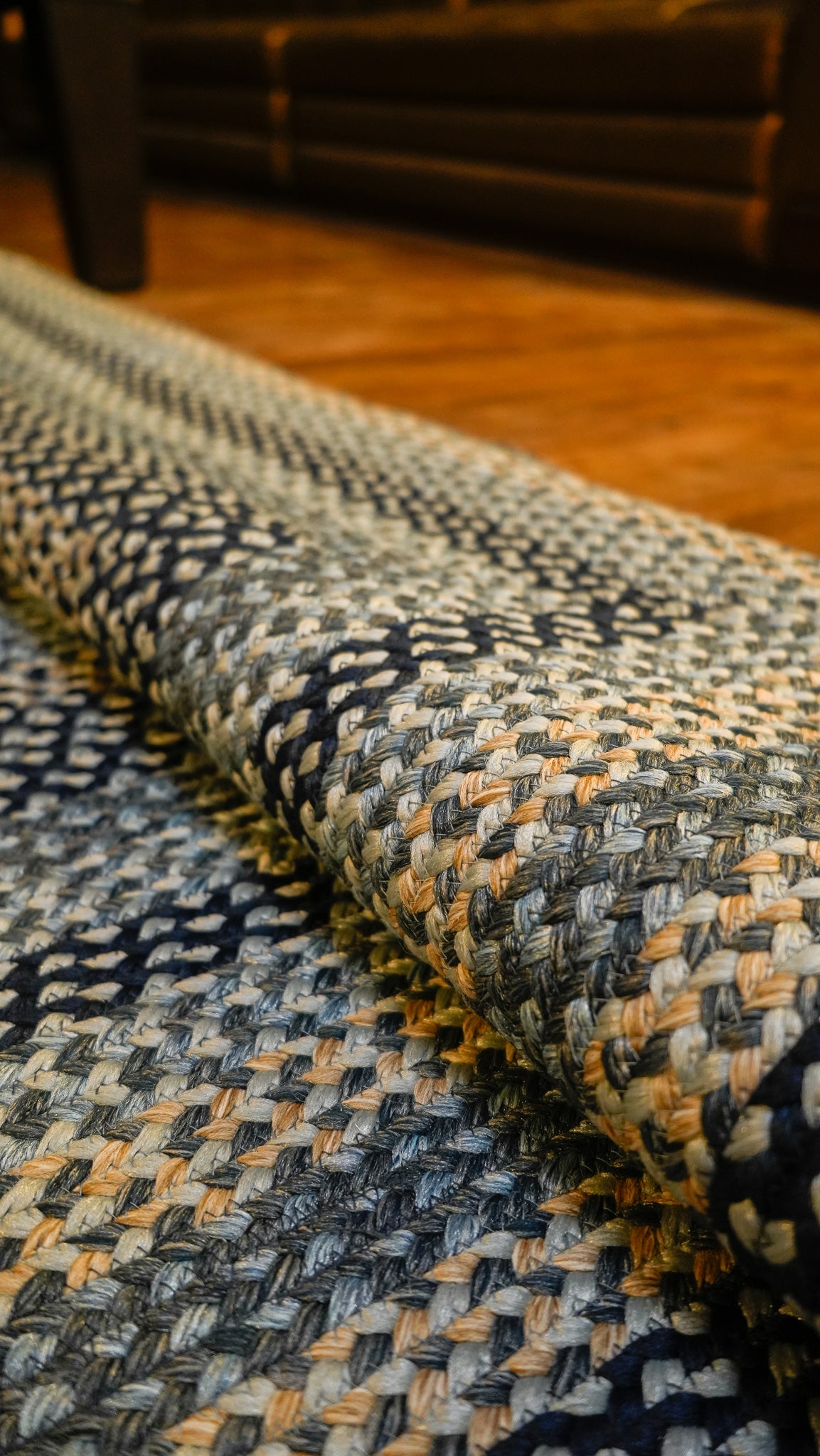 Braided Elegance Hand-Woven Polypropylene Indoor-Outdoor Rug