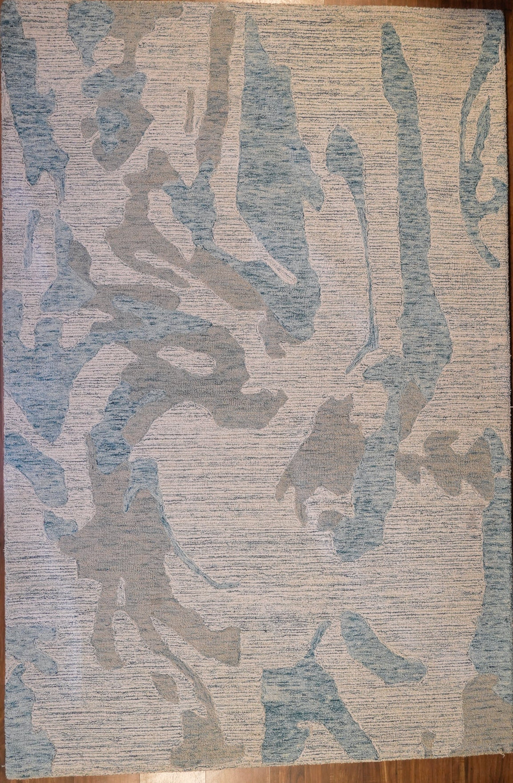 Misty Waves Hand-Tufted Woolen Carpet