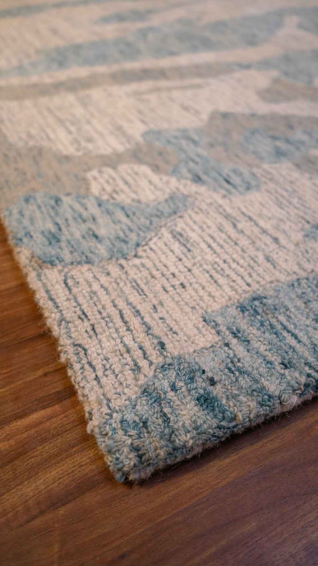 Misty Waves Hand-Tufted Woolen Carpet