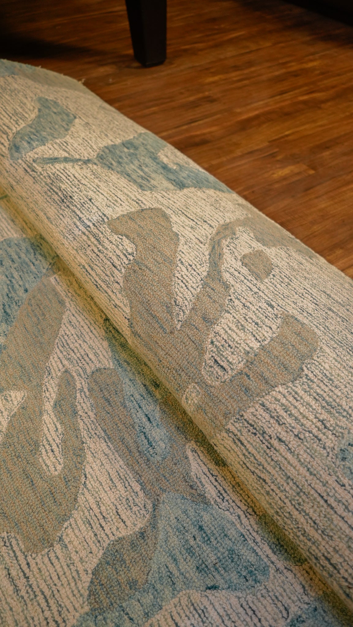 Misty Waves Hand-Tufted Woolen Carpet