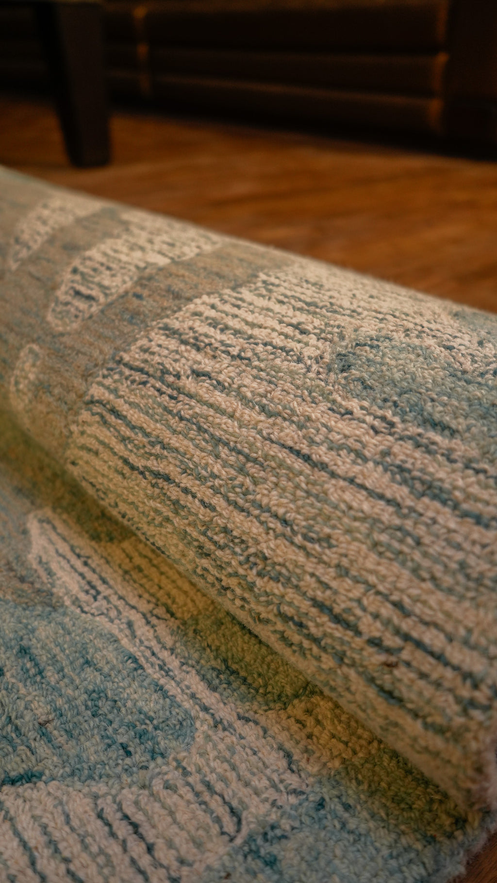 Misty Waves Hand-Tufted Woolen Carpet