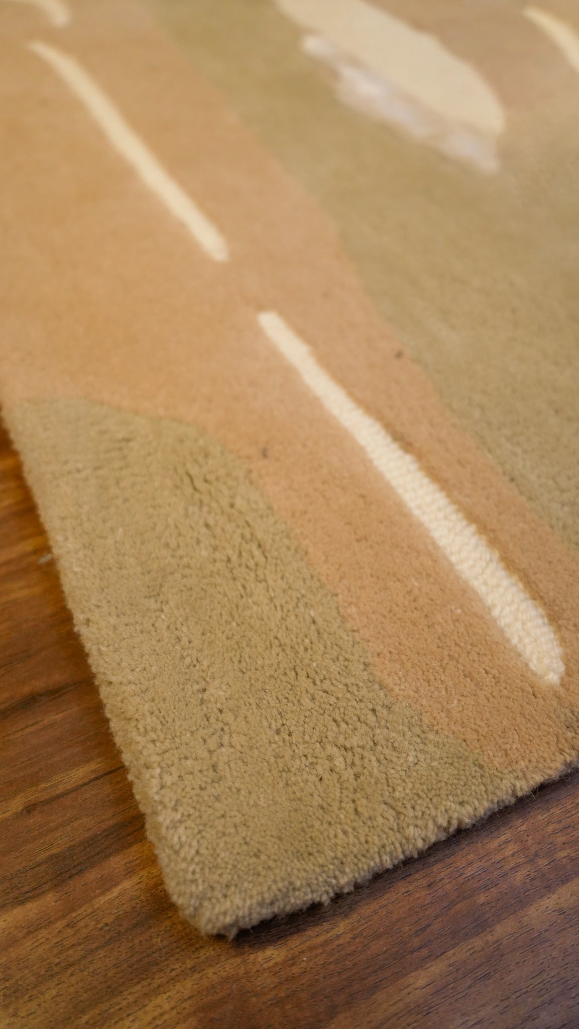 Desert Mirage Hand-Tufted Wool & Viscose Carpet