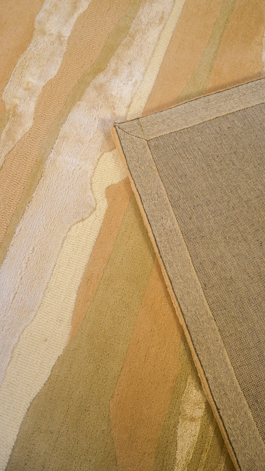 Desert Mirage Hand-Tufted Wool & Viscose Carpet