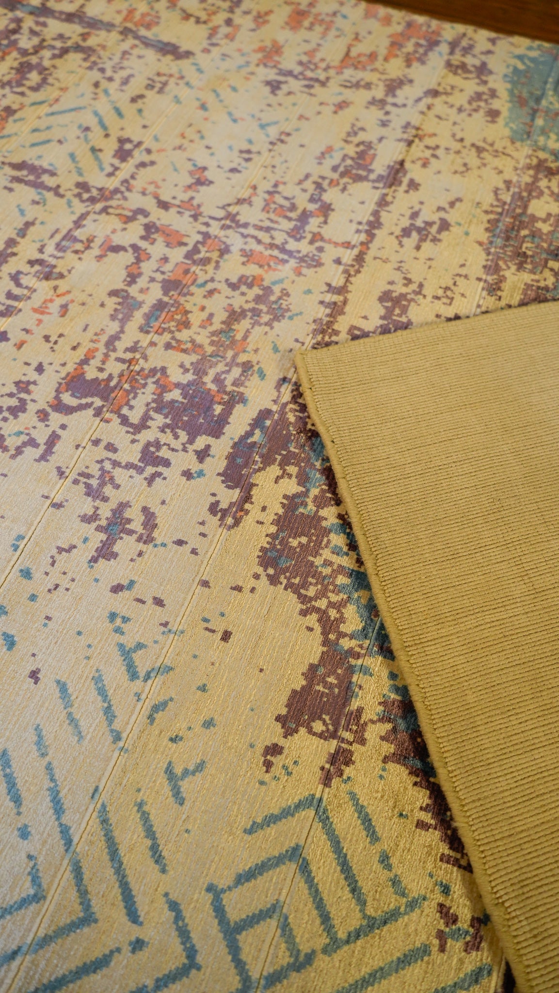 Abstract Calm Hand Loom Viscose Carpet