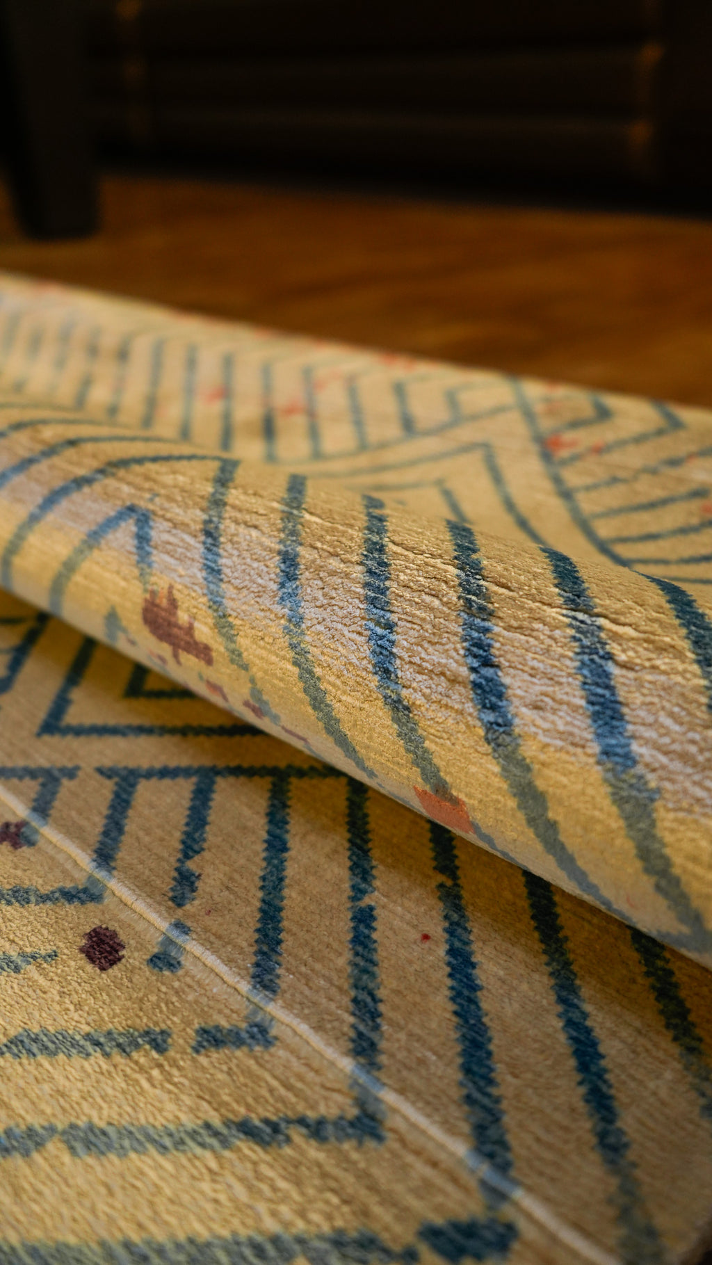 Abstract Calm Hand Loom Viscose Carpet