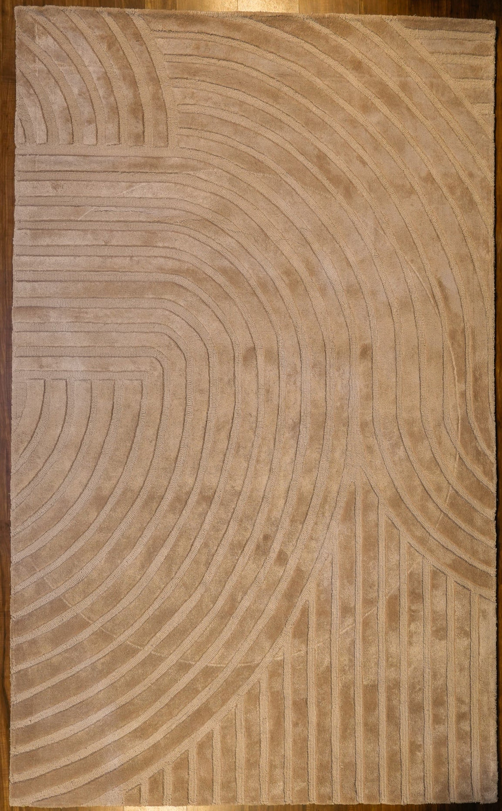 Curved Elegance Hand-Tufted Wool & Viscose Carpet