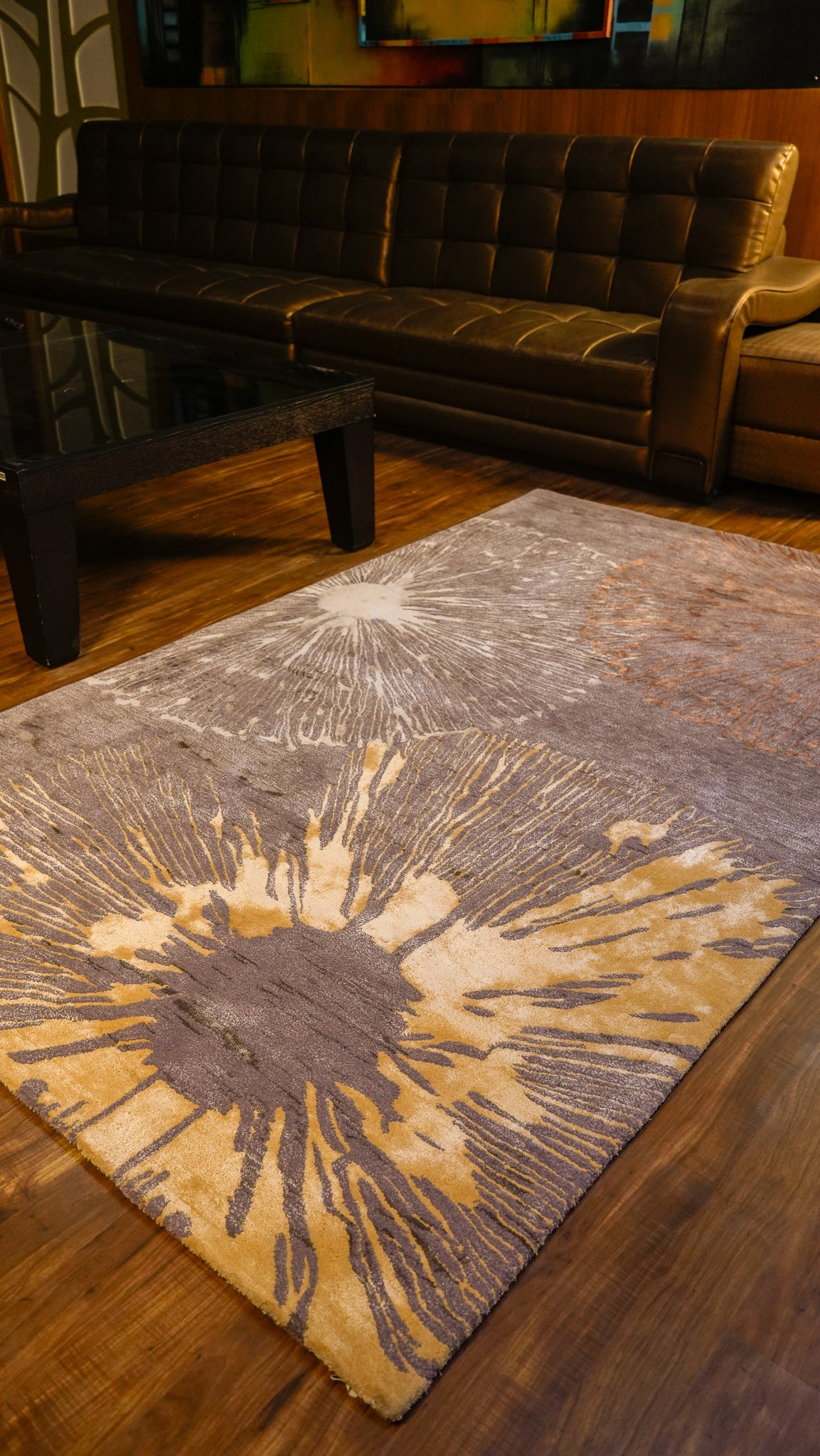 Sunburst Elegance Hand-Tufted Wool & Viscose Carpet