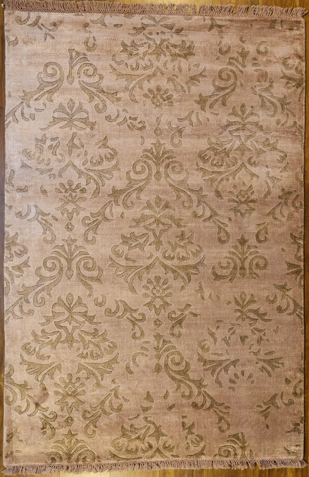 Vintage Grace Hand Loom Viscose Carpet