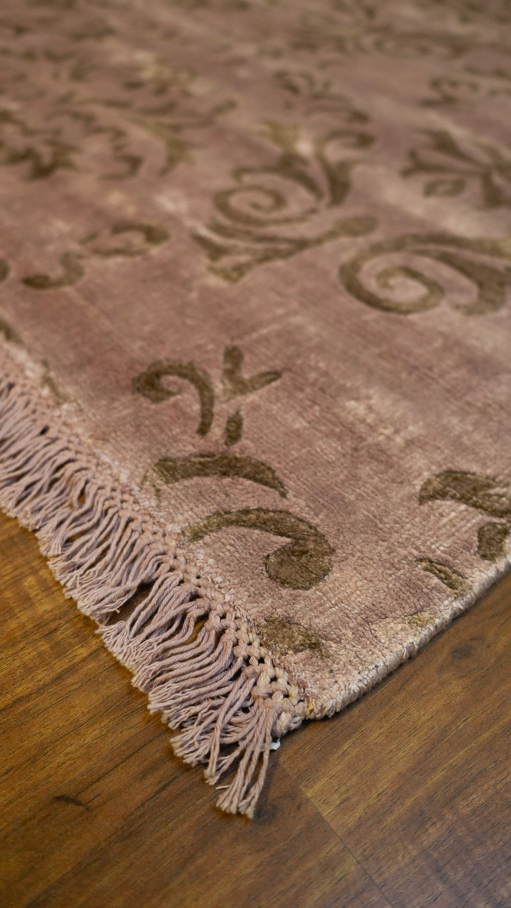 Vintage Grace Hand Loom Viscose Carpet