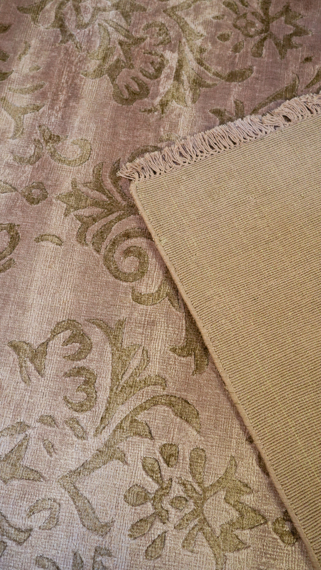 Vintage Grace Hand Loom Viscose Carpet