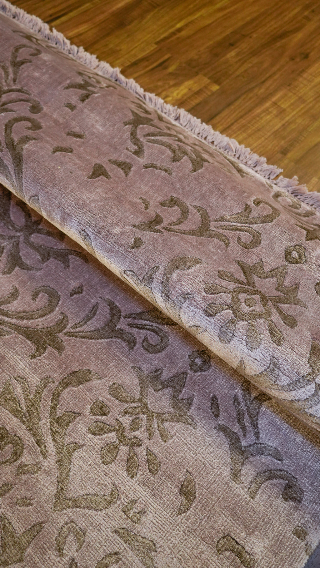 Vintage Grace Hand Loom Viscose Carpet